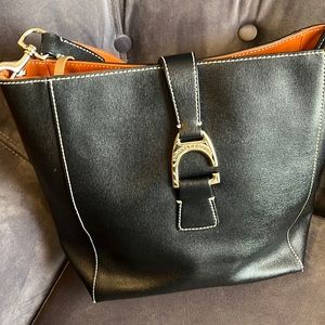 Dooney and Bourke shoulder bag